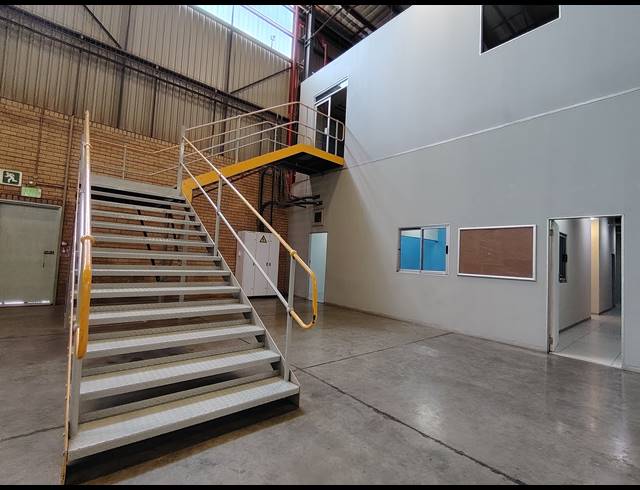 4,626M² WAREHOUSE TO LET IN GOSFORTH PARK